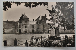 COULONGES SUR L AUTIZE CHATEAU ET MONUMENT AUX MORTS DE 1914 18 - Coulonges-sur-l'Autize