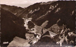 Das Höllental Im Schwarzwald Mit Dem Ravenna-Viadukt Und Den Strassenschleifen - Höllental