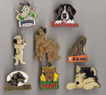 LOT DE 8 PIN´S CHIEN - Lotes