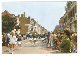 BRAY DUNES MAJORETTES AVENUE DU GENERAL DE GAULLE JOUR DE FETE - Bray-Dunes