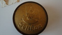 BOITE A EPONGE  PELICAN  EN  BAKELITE - Other & Unclassified