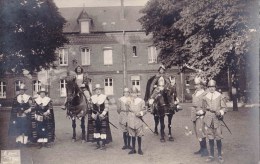 LESSINES -  Chevaliers En Armure Et à Pieds - Lessen