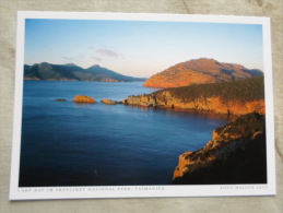 Australia -Carp Bay Im  Freycinet National Park -Tasmania - German Postcard  Photo  Holger Leue D120952 - Andere & Zonder Classificatie