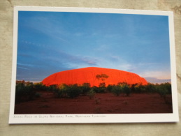 Australia  -  Ayers Rock  - Uluru N.P.   Northern Territory  -  German  Postcard    D121207 - Unclassified