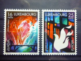 THEMA EUROPA LUXENBURG 1401/1402  Xx ( YVERT ) COTE : 5.00 EURO ( D ) - 1998