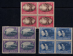 A5098 SOUTH AFRICA 1945, SG 108-110 Victory  MNH Block Of 4 - Nuovi