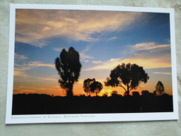 Australia  - Sonnenuntergang Im Outback -   Northern Territory  -  German  Postcard    D121225 - Zonder Classificatie