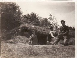 Photo 1915 Secteur BAS-WARNETON (Comines, Komen) - Abri Allemand, Artilleurs (A88, Ww1, Wk1) - Komen-Waasten