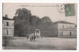 Delcampe - MARMANDE - La Place D'Armes Et L'Hôtel De Ville - Marmande