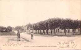 GOUVIEUX - Place De La République Dit Du Couchoni - Gouvieux