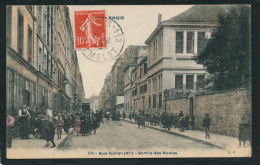 PARIS - XIème Arrondissement - Rue Keller - Sortie Des Ecoles (belle Carte Animée) - Arrondissement: 11