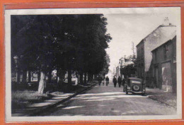 Carte Postale 59. Landrecies  Avenue Dumey  Traction Citroën  Trés Beau Plan - Landrecies