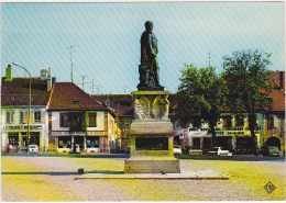 57 - PHALSBOURG - Monument Du Mar"chal Lobau - 1977 (Voitures : 2CV, Renault 4) - Phalsbourg