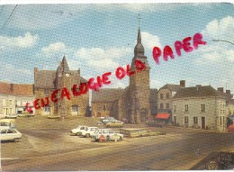 72 - BOULOIRE - LA PLACE AVEC L' EGLISE ET LE CHATEAU - Bouloire