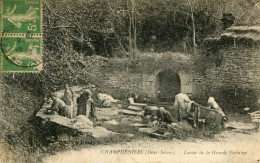 CPA 79 CHAMPDENIERS LAVOIR DE LA GRANDE FONTAINE  1919 - Champdeniers Saint Denis