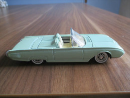 Miniature 1/43 - FORD Thunderbird - 1961 (SOLIDO N° 4504) - Oud Speelgoed