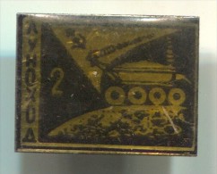 Space, Cosmos, Spaceship, Space Programe - LUNOHOD 2, Russia, Soviet Union, Vintage Pin, Badge - Espace