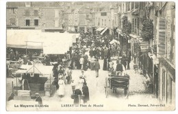 LASSAY  Plce Du Marché - Lassay Les Chateaux