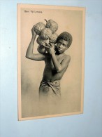 Carte Postale Ancienne : FIDJI , FIJI : Boy With Giant Fiji Lemons - Fidji
