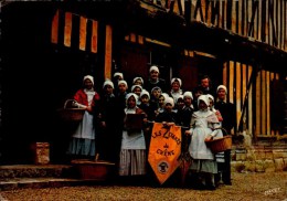 76-ALLOUVILLE-BELLEFOSSE..GROUPE FOLKLORIQUE "LES Z'EFANTS DU CHENE".....CPM ANIMEE - Allouville-Bellefosse