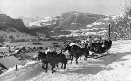 GSTAAD (Suisse) Palace Hotel Traineau Attelé Beau Plan - Gstaad