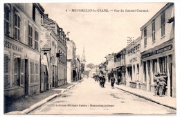 CPA - MOURMELON-LE-GRAND - RUE DU GENERAL GOURAUD - IMPRIMERIE GUERIN - Trés Animée - N/b - Vers 1920 - - Mourmelon Le Grand