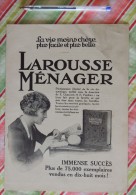 Publicité Pour Le Larousse Ménager Avec Des Pages Spécimen  –  Années 30 - Encyclopédies