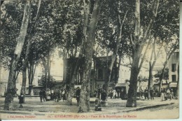 RIVESALTES Place De La République Le Marché - Rivesaltes