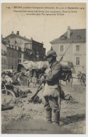 CPA - REIMS (Marne) - Occupation Allemande - Une Sentinelle Allemande Devant Leur Campement, Place Du Parvis... - Reims