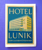 HOTEL NO NAME LUNIK EISENHUTTEN EAST DDR GERMANY DEUTSCHLAND TAG STICKER LUGGAGE LABEL ETIQUETTE AUFKLEBER BERLIN - Etiquetas De Hotel