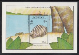 Dominica MNH Scott #1259 Souvenir Sheet $5 Giant Tun- Seashells - Dominica (1978-...)