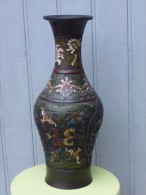 CHINE Début XXe - Grand Vase Cloisonné - Seigneur Chevauchant Une Chimère - Arte Asiático