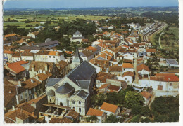 LUSSAC LES CHATEAUX. -  Vue Aérienne. CPM Dentelée - Lussac Les Chateaux