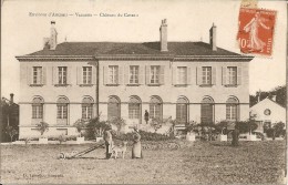 44 - VARADES - Environs D'ANCENIS - Belle Vue Animée Devant Le Château Du Coteau - Varades