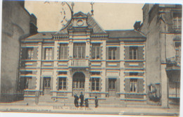 Orne, 61, Trun, Hôtel De Ville, A Circulé En 1912, Dos Divisé, Editions Roussel à Argentan, Très Bon état - Trun