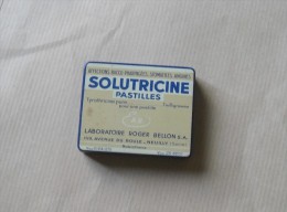 Boîte De Médicaments Métallique Ancienne. Solutricine. - Boxes