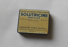 Boîte De Médicamants Métallique Ancienne. Solutricine. Etat Moyen. - Boîtes