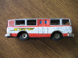 CHINA METAL TOY:BUS MF 130 - Oud Speelgoed