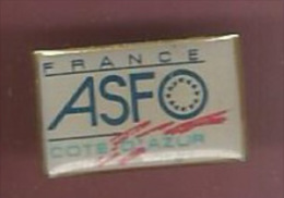 39855-pin's.L'ASFO à Grasse . Formation.Produits Aromatiques.parfum. .signé Baudino Nice. - Parfums