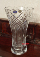 Superbe Vase NEUF  En Cristal De BOHEME - NOVA Collection : TAURUS - Hauteur 25 Cm. - Glass & Crystal