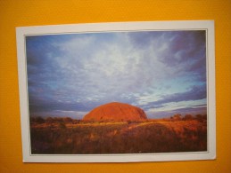 Cpm Territoires Du Nord  - Le Monolirhe D'AYARS ROCK  -  Northen Territory  - Australia - Aborigenes