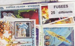 FUSEES - LOT DE 25 TIMBRES DIFFERENTS  TOUS PAYS - Sammlungen