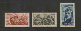 SLOVAKIA 1943 SOLDIERS WELFARE SET OF 3 LHM ARMY MILITARIA - Unused Stamps