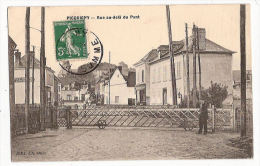 CPA Picquigny Rue Au Delà Du Pont  80 Somme - Picquigny