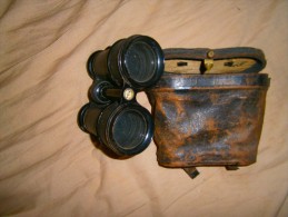 ANCIENNE JUMELLE AVEC PETITE BOUSSOLE  ENTRE LES 2 OPTIQUES - Optics