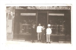 Photo : Salon De Thé- Glaces Tous Les Jours - Devanture - 2 Femmes = 2 Hommes En Tenue De Pâtissier - Craft