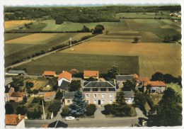 ST  MARTIN LA RIVIERE  -En Avion Au Dessus De ...La Mairie.  CPM Dentelée - Saint Gervais Les Trois Clochers