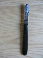 Ouvre Lettres Ou Coupe Papier Ancien Manche En Corne  Lame Acier - Briefopener