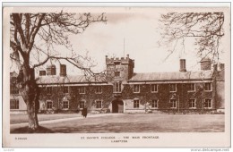 POSTCARD 1950 CA. LAMPETER ST DAVID´S COLLEGE - THE MAIN FRONTAGE - Contea Sconosciuta