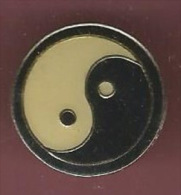 39982-Pin's.Judo.Arts Martiaux.ying Yang. - Judo